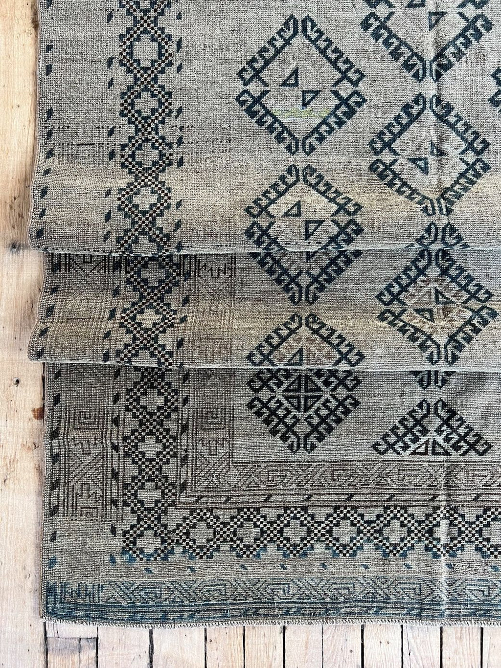 Avaline // Antique Persian area rug – Woven Kin Home