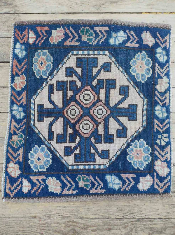 Vintage Accent Rugs Woven Kin Home Tiny No. 191