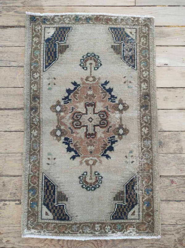 Vintage Accent Rugs Woven Kin Home Tiny No. 200