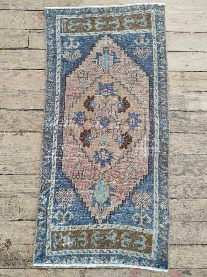 Vintage Accent Rugs Woven Kin Home Tiny No. 209